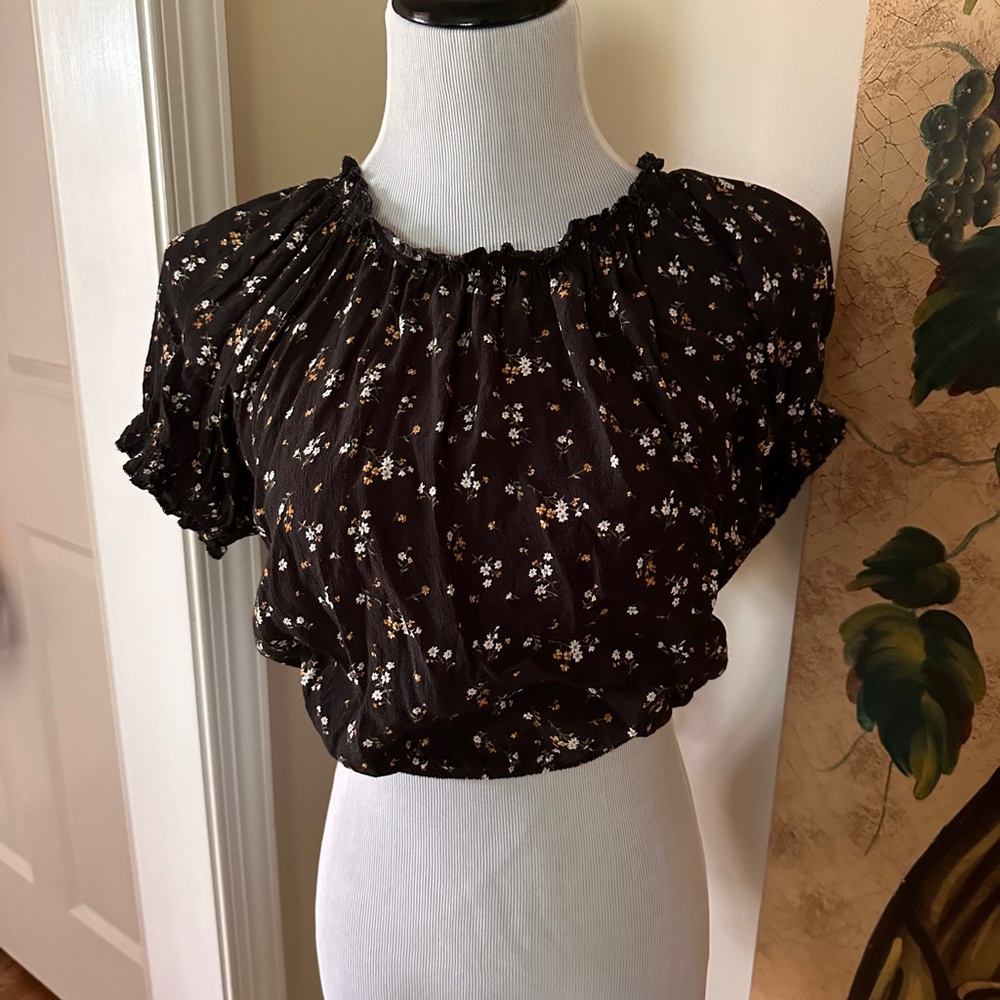 American Eagle crop top with tie back